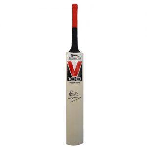 Ian Botham signed cricket bat - Slazenger V100